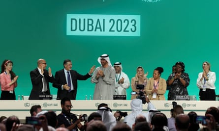 Leaders at the Cop28 conference applauding