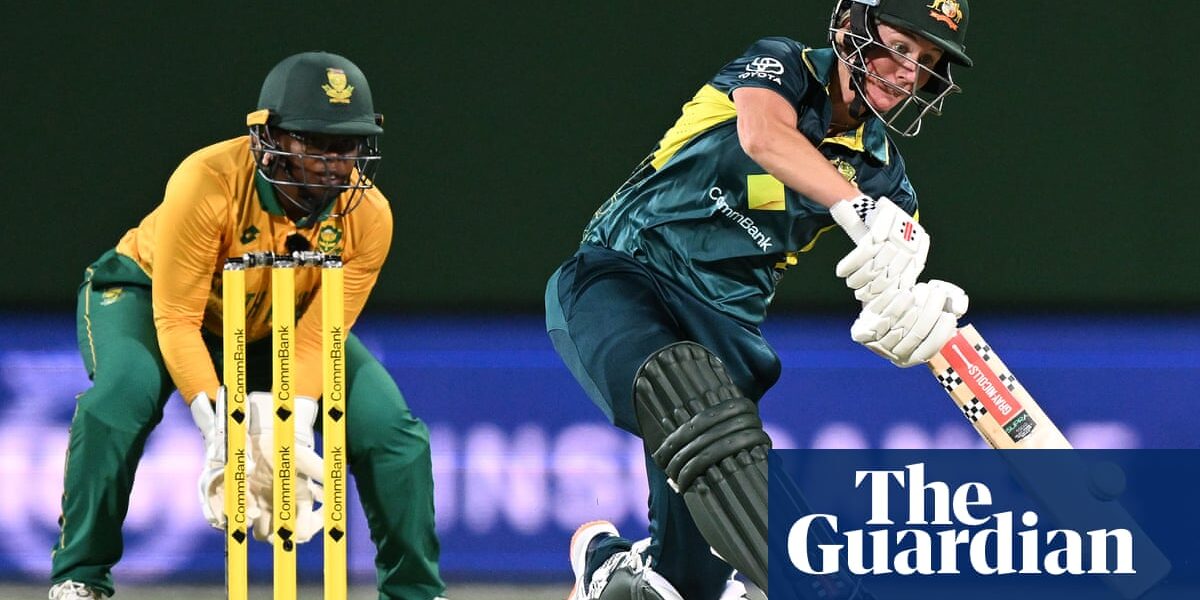 Beth Mooney defies illness to steer Australia to T20 series win over South Africa