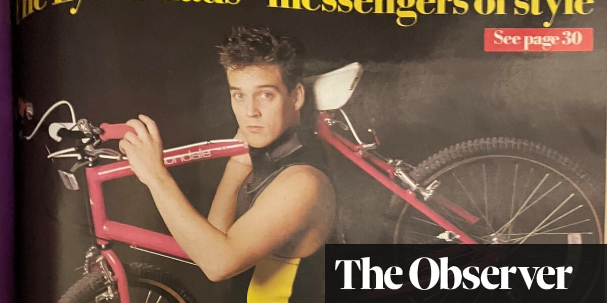 Introducing the Lycra lads: London's bicycle couriers in 1987.