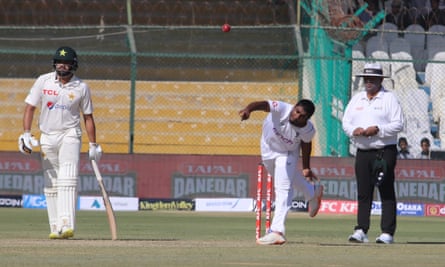 Rehan Ahmed bowls against Pakistan in December 2022