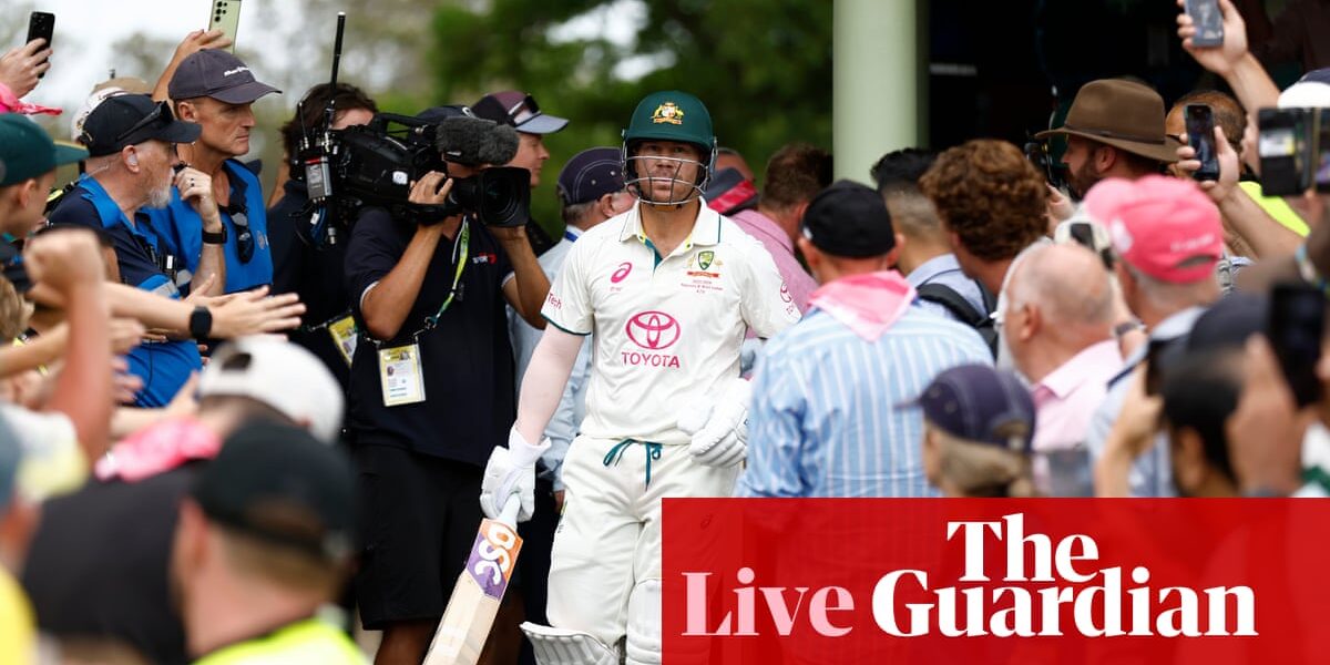 Live coverage of day two of the third Test between Australia and Pakistan.

Day two of the third Test match between Australia and Pakistan is being broadcasted live.