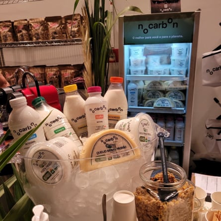 A display showing milk, cheese and yoghurt from the company No Carbon.