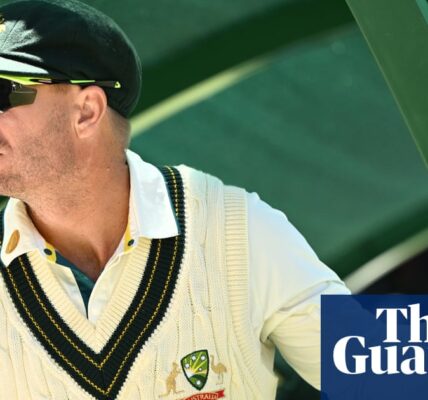 The Australian pace bowlers continue to be the main attraction in the series against Pakistan, despite the ongoing distractions surrounding David Warner's return to international cricket.
