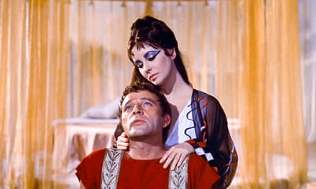 Elizabeth Taylor and Richard Burton in a scene from the 1963 film Cleopatra.