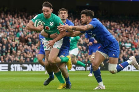 Hugo Keenan scores in Ireland’s memorable 32-19 victory over France in last year’s Six Nations.