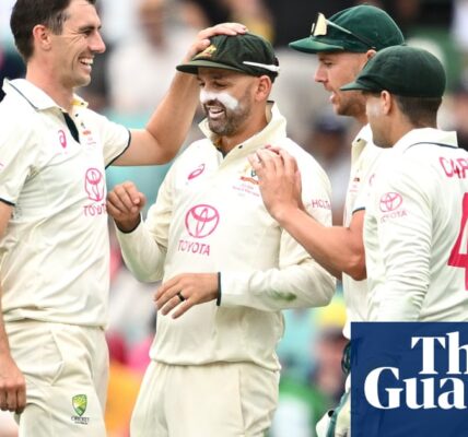 The Summer of Cummins continues at SCG as Pakistan puts up a strong fight in the end.