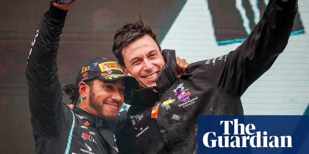 Toto Wolff has renewed his contract with Mercedes and is confident that Hamilton has the potential to win back the F1 championship.
