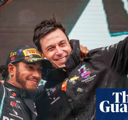 Toto Wolff has renewed his contract with Mercedes and is confident that Hamilton has the potential to win back the F1 championship.
