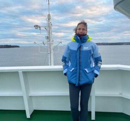 "Valuing Every Piece of Data": My Experience Living on a Boat to Monitor the Ocean's Respiration.