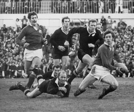 Was rugby more enjoyable in the past? Watch it and you'll quickly discover the answer.