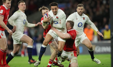 England is confident about the physical condition of Smith and Mitchell before their upcoming match against Ireland in the Six Nations.