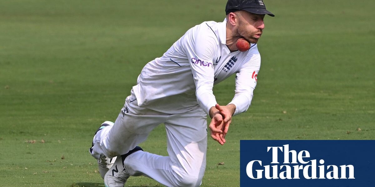 England's spinner, Jack Leach, will not be playing in the second Test against India due to a knee injury.