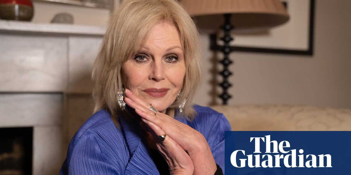 English notifications: 

Joanna Lumley believes we should eliminate sex scenes because the audience only focuses on the appearance of the characters' genitals.