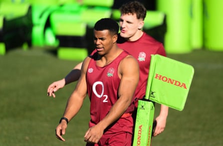 Immanuel Feyi-Waboso trains with England before the Six Nations