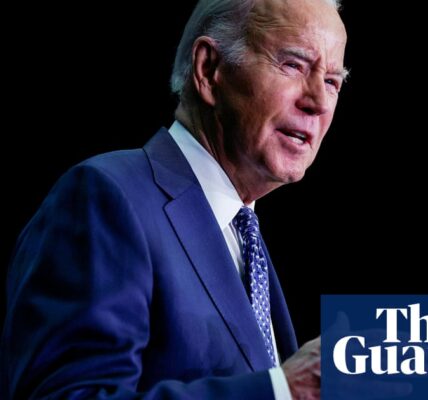 Jokes about the age of Joe Biden bring attention to the challenges that older politicians may encounter.