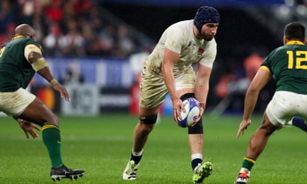 Leading players make a comeback as the England team aims to dominate and win the Calcutta Cup.