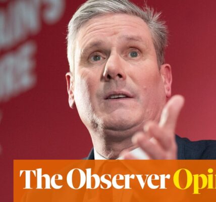 Sir Keir Starmer's credibility has been jeopardized by his decision to abandon his flagship green policy, according to political commentator Andrew Rawnsley.