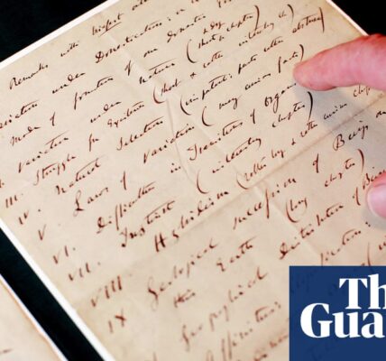 The complete collection of books in Charles Darwin's personal library has been disclosed for the first time.