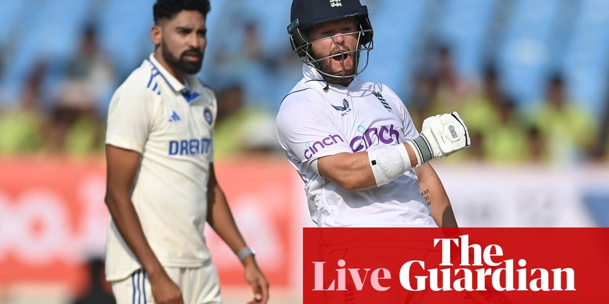 The live coverage of day two of the third Test between India and England.