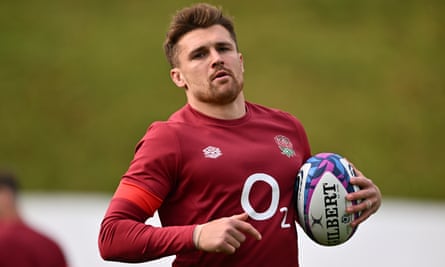 To effectively handle Finn Russell's threat, England needs to display confidence in their blitz defense, according to Ugo Monye.