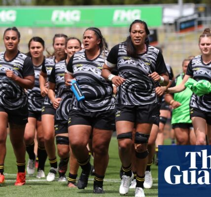 A haka performed by a New Zealand rugby team sparked controversy after they referred to the government as "rednecks".