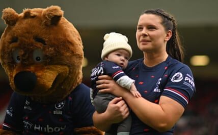 Abbie Ward from England has chosen to take the most difficult path to return to the Women’s Six Nations tournament.