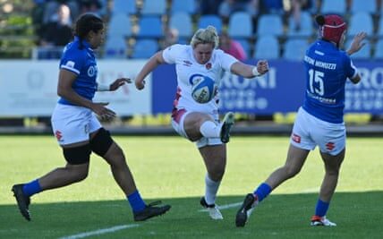 England dominates against Italy despite starting with a disadvantage due to an early red card in a mediocre performance in the Women's Six Nations.