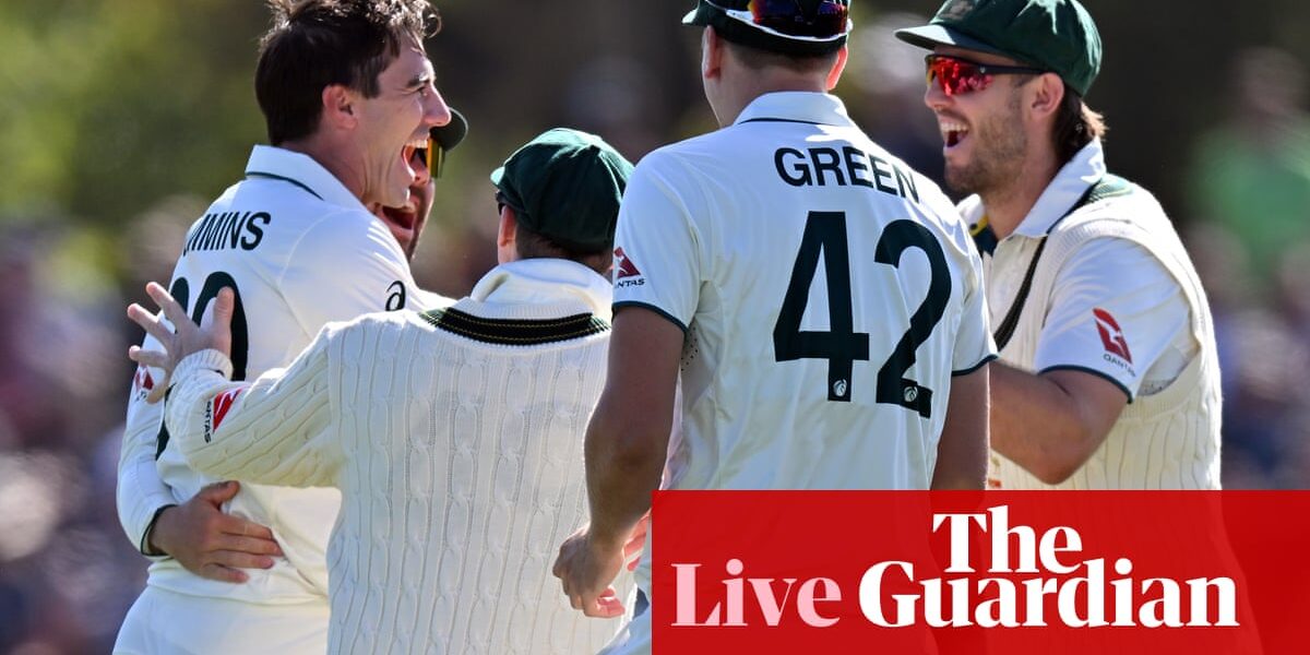 Live coverage of the third day of the second Test match between New Zealand and Australia.