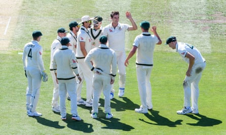 New Zealand is edging closer to ending their dry spell with a potential victory in the Test match against Australia.