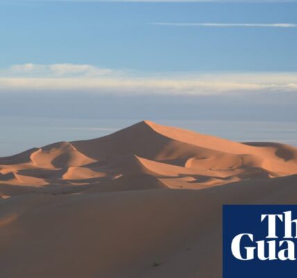 Researchers have discovered the secrets of a massive, shifting dune in Morocco.