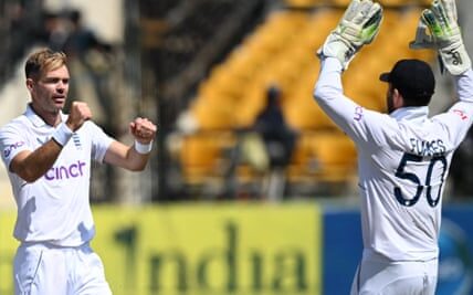 Stokes echoes Botham and offers brief respite on another tricky day in India | Tanya Aldred