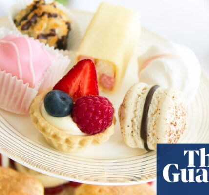 Cakes and drinks sweetener neotame can damage gut wall, scientists find