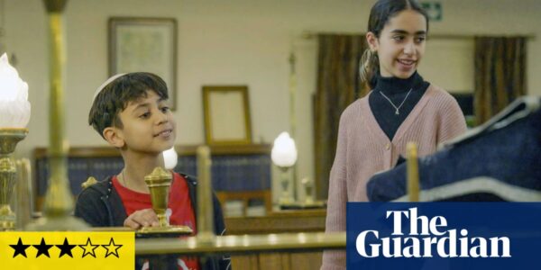 Growing Up Jewish review – wildly inappropriately lightweight for our times
