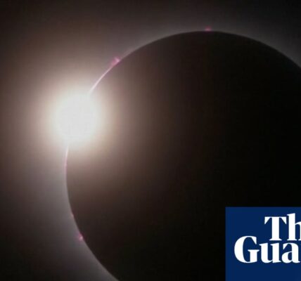 Rare total eclipse of the sun darkens Mexico's skies – video