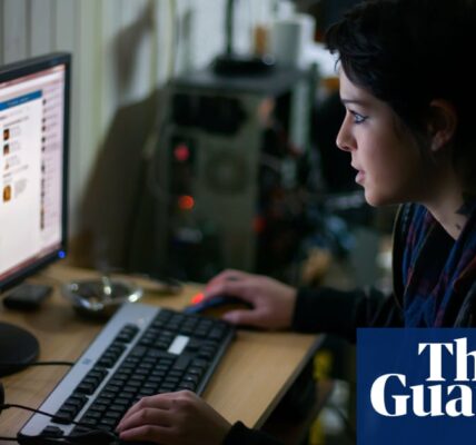 Teenagers who use internet to excess ‘more likely to skip school’