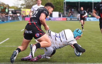 Tom Parton’s double-quick hat-trick sets Saracens up for Gloucester stroll