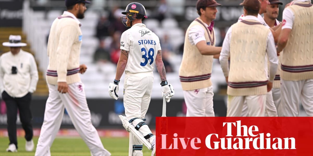 County cricket: Hampshire v Surrey, Lancashire v Warwicks – as it happened