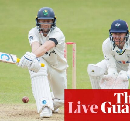 County cricket: Somerset v Essex, Yorkshire v Glamorgan and more – as it happened