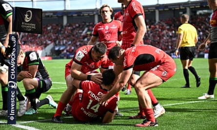 Juan Cruz Mallía celebrates sealing Toulouse’s place in the final with a try