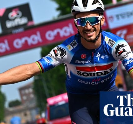 Giro d’Italia 2024: Alaphilippe goes it alone on stage 12 after ‘difficult times’