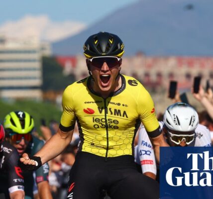 Giro d’Italia 2024: Olav Kooij makes late break for stage nine victory in Naples