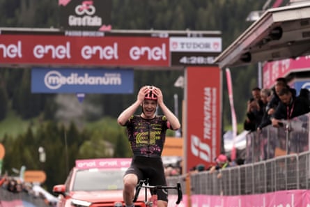 Giro d’Italia 2024: Pogacar pulls further ahead but day belongs to Steinhauser