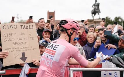 Merlier wins Giro d’Italia stage three as Pogacar and Thomas surge falls short