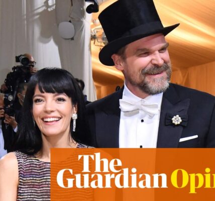 Should we follow Lily Allen – and let our partner control our smartphone? | Arwa Mahdawi