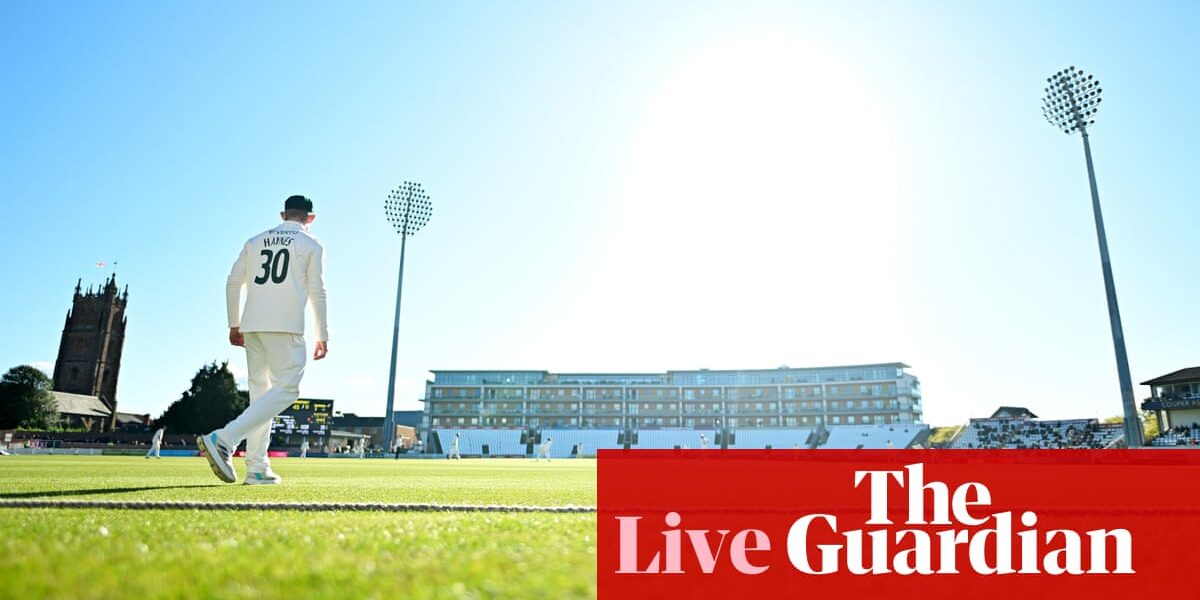 Somerset beat Essex, Lancashire collapse against Kent and more: County cricket day two – as it happened
