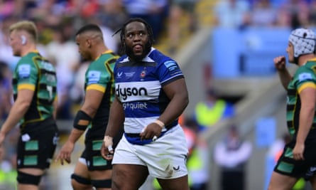 Beno Obano walks off after being shown a red card at Twickenham