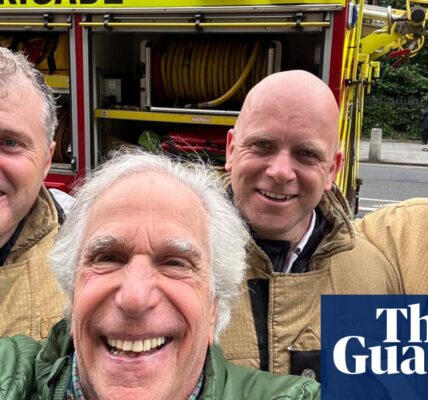 ‘Firemen are some of my favourite human beings’: evacuated hotel guest turns out to be Henry Winkler