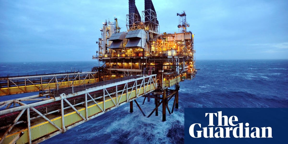 Former BP boss calls for end to new North Sea drilling licences