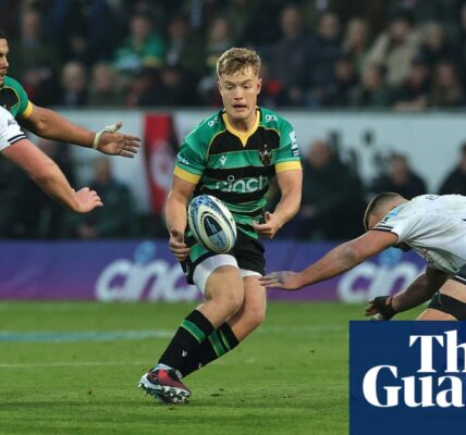 Northampton’s Alex Mitchell backs Fin Smith in duel with Bath’s Finn Russell