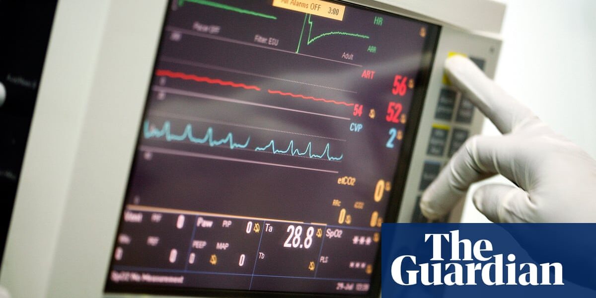 One in four healthy people over 60 in UK ‘have undiagnosed heart valve disease’